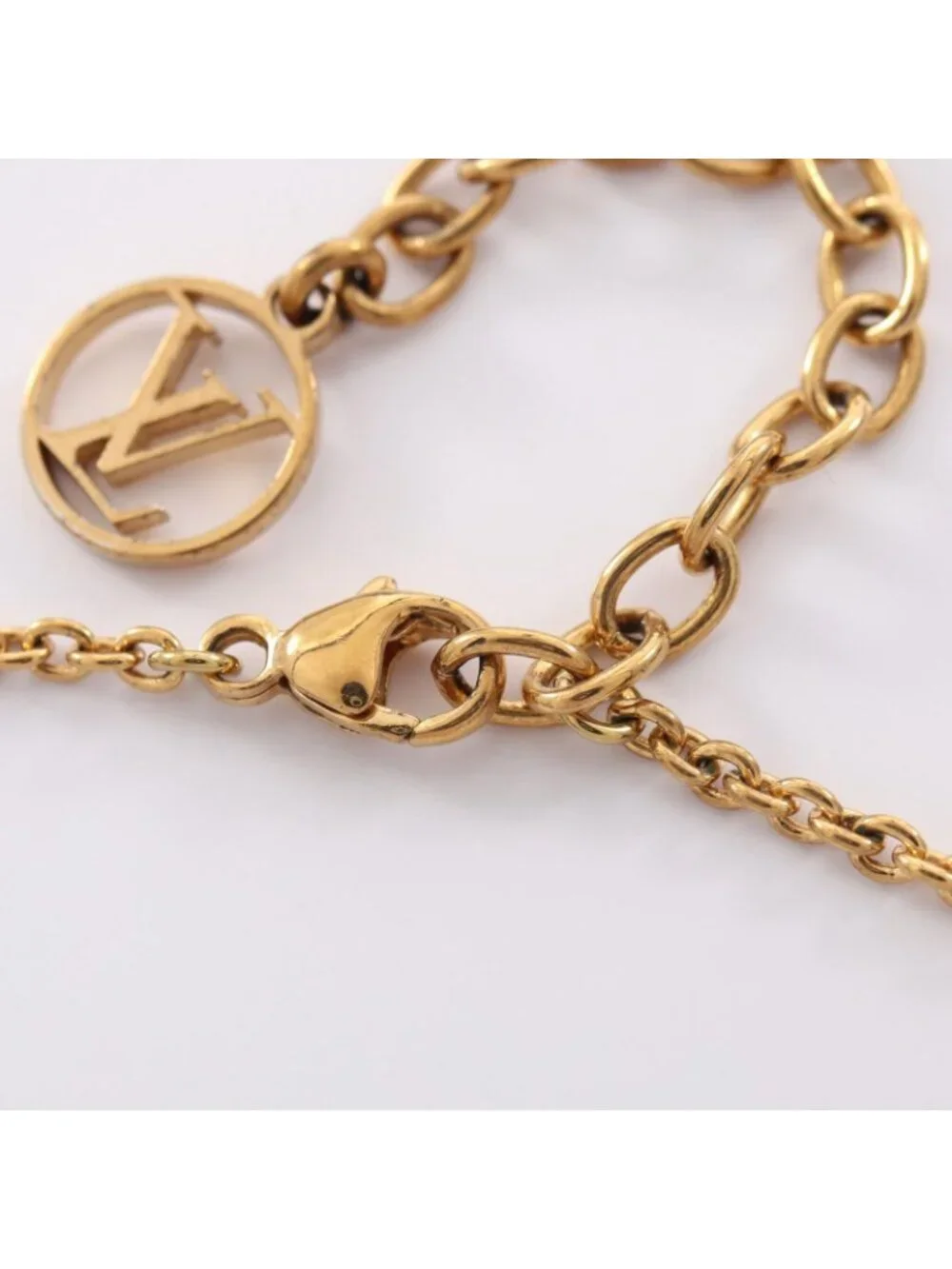 Louis Vuitton Necklace Essential